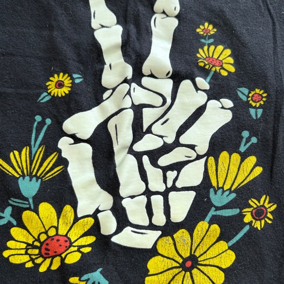 Sale: 5 for $10 - Old Navy youth 8 shirt - Picture 5 of 5